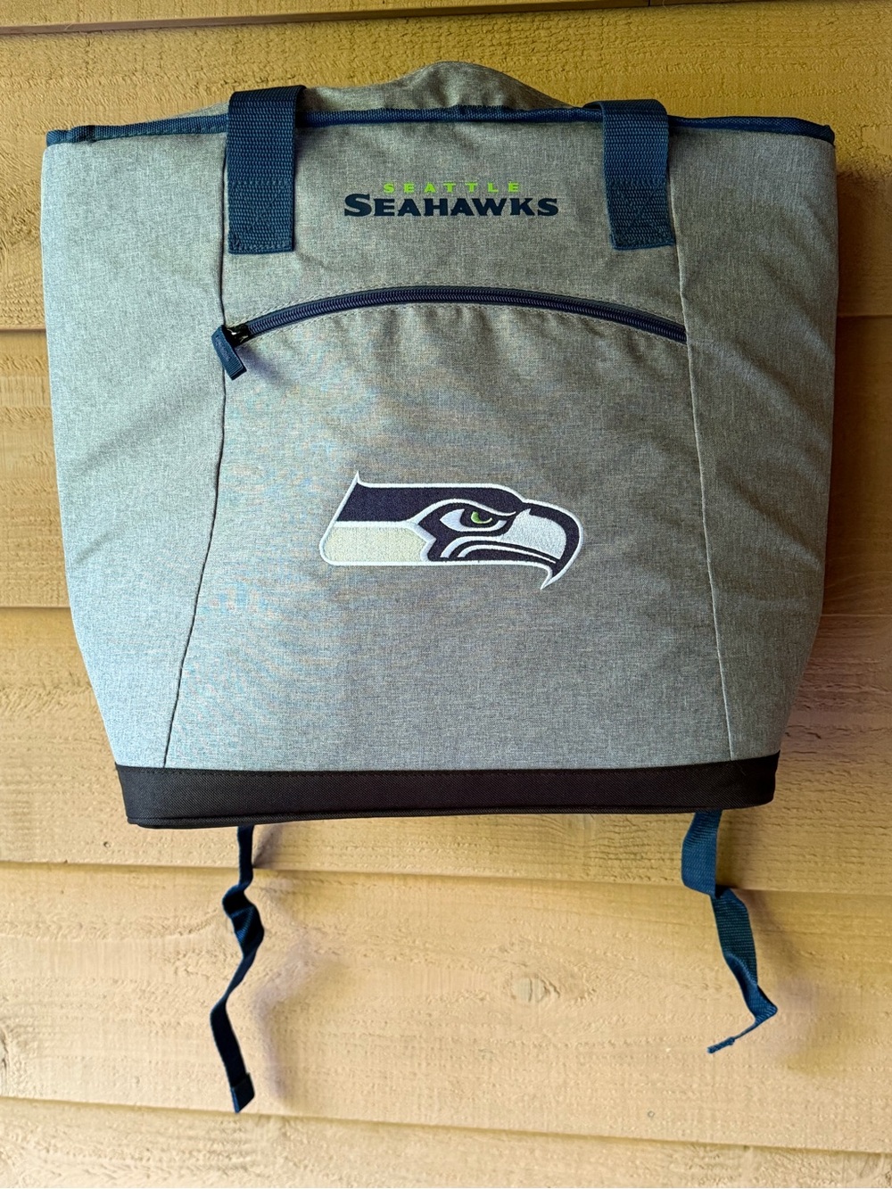 NFL Seattle Seahawks 30 Can Cooler Bag Backpack Tote Rawlings 12th Man Tailgate